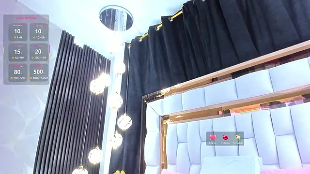 SarayRoyse online show from November 2025 07:23:02 PM