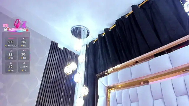 SarayRoyse online show from December 2025 07:19:02 PM