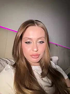 Snapshot of Sweet__Milly chatting on April 2026 07:31:01 PM Sweet Milly online show from April 2026 07:31:01 PM
