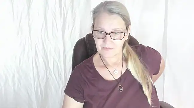 irinamaux online show from February 2025 12:16:02 PM