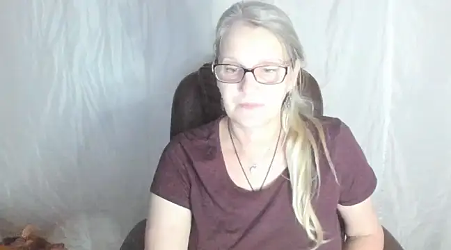 irinamaux online show from February 2025 07:37:02 PM