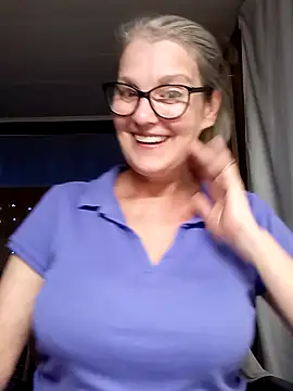 irinamaux online show from September 2025 04:40:02 PM