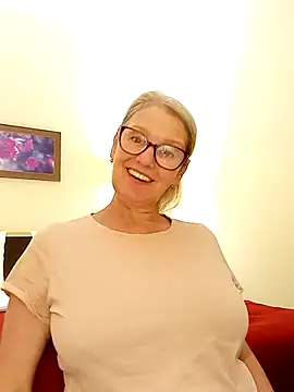 irinamaux online show from October 2025 03:35:02 PM