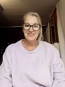 irinamaux online show from November 2025 06:04:02 AM