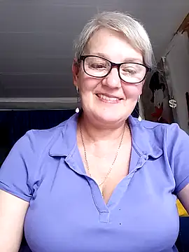 irinamaux online show from June 2026 12:22:01 PM