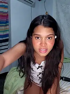 Snapshot of Tamiapple chatting on November 2025 02:54:01 AM Tamiapple online show from November 2025 02:54:01 AM