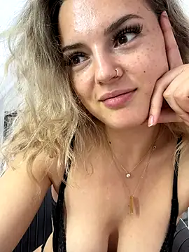 Snapshot of LexyGold chatting on September 2025 02:05:02 PM LexyGold online show from September 2025 02:05:02 PM