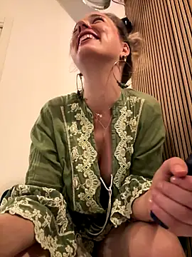 Snapshot of LexyGold chatting on October 2025 12:57:02 PM LexyGold online show from October 2025 12:57:02 PM