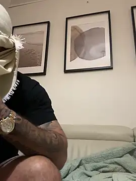 Snapshot of LexyGold chatting on October 2025 09:57:01 PM LexyGold online show from October 2025 09:57:01 PM