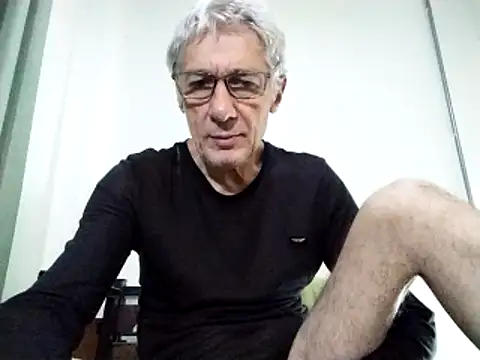 Snapshot of BIGUNCUTHARDCOCK chatting on March 2025 12:43:01 AM BIGUNCUTHARDCOCK online show from March 2025 12:43:01 AM