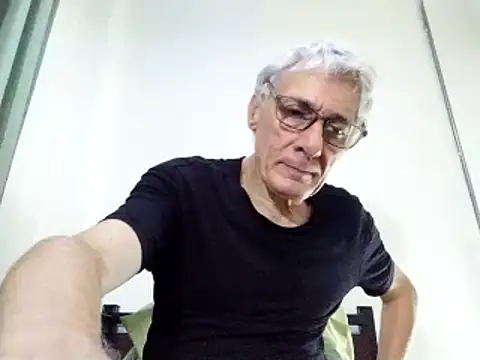 Snapshot of BIGUNCUTHARDCOCK chatting on March 2025 01:57:02 PM BIGUNCUTHARDCOCK online show from March 2025 01:57:02 PM