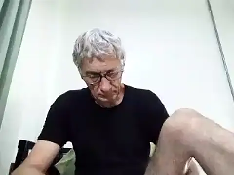 Snapshot of BIGUNCUTHARDCOCK chatting on March 2025 12:47:01 AM BIGUNCUTHARDCOCK online show from March 2025 12:47:01 AM