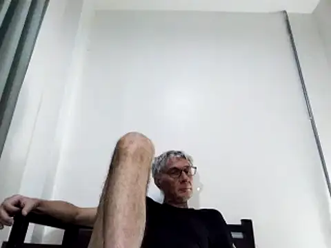 Snapshot of BIGUNCUTHARDCOCK chatting on March 2025 01:14:01 AM BIGUNCUTHARDCOCK online show from March 2025 01:14:01 AM