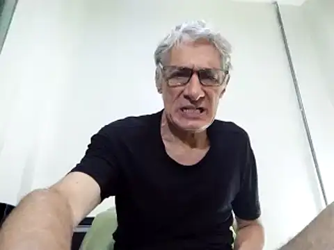 Snapshot of BIGUNCUTHARDCOCK chatting on March 2025 04:19:01 AM BIGUNCUTHARDCOCK online show from March 2025 04:19:01 AM