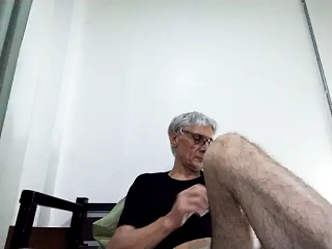 Snapshot of BIGUNCUTHARDCOCK chatting on March 2025 01:18:02 PM BIGUNCUTHARDCOCK online show from March 2025 01:18:02 PM