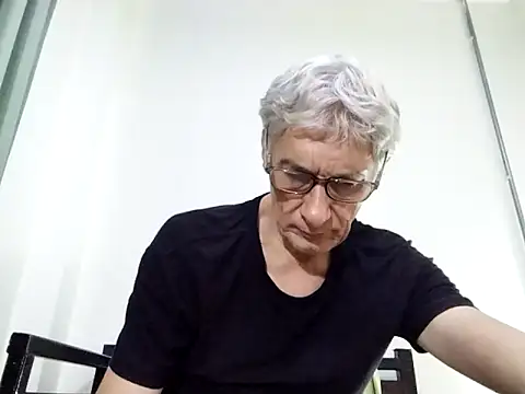 Snapshot of BIGUNCUTHARDCOCK chatting on March 2025 04:04:01 AM BIGUNCUTHARDCOCK online show from March 2025 04:04:01 AM