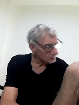 Snapshot of BIGUNCUTHARDCOCK chatting on March 2025 07:18:01 AM BIGUNCUTHARDCOCK online show from March 2025 07:18:01 AM