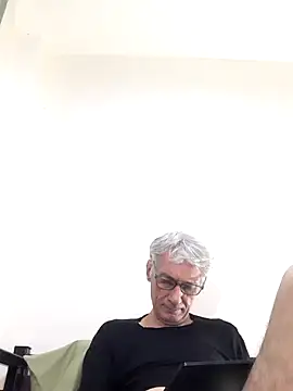 Snapshot of BIGUNCUTHARDCOCK chatting on March 2025 03:45:01 AM BIGUNCUTHARDCOCK online show from March 2025 03:45:01 AM