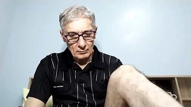 Snapshot of BIGUNCUTHARDCOCK chatting on September 2025 02:22:01 AM BIGUNCUTHARDCOCK online show from September 2025 02:22:01 AM