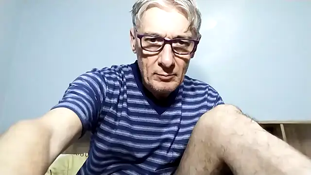 Snapshot of BIGUNCUTHARDCOCK chatting on September 2025 11:26:01 PM BIGUNCUTHARDCOCK online show from September 2025 11:26:01 PM