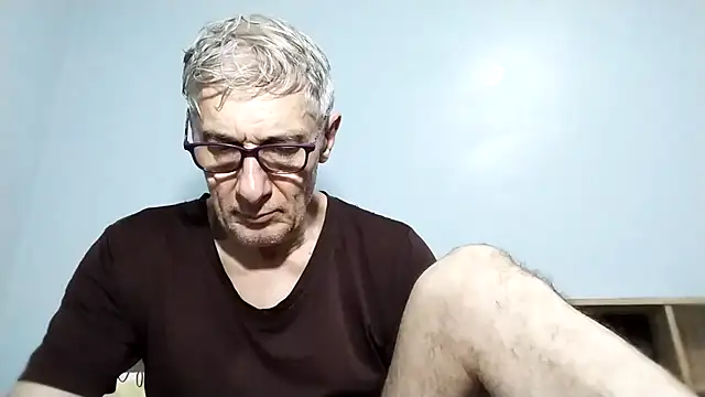 Snapshot of BIGUNCUTHARDCOCK chatting on September 2025 01:05:02 AM BIGUNCUTHARDCOCK online show from September 2025 01:05:02 AM