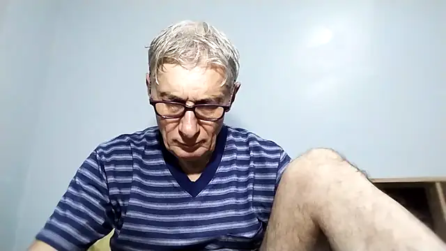 Snapshot of BIGUNCUTHARDCOCK chatting on September 2025 02:05:02 PM BIGUNCUTHARDCOCK online show from September 2025 02:05:02 PM