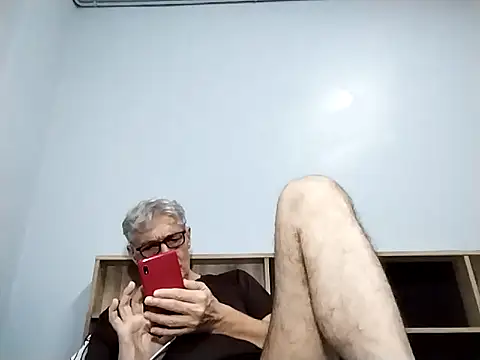 Snapshot of BIGUNCUTHARDCOCK chatting on September 2025 02:41:02 PM BIGUNCUTHARDCOCK online show from September 2025 02:41:02 PM