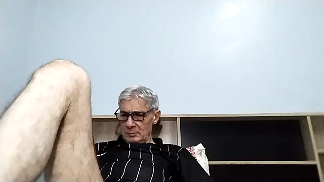 Snapshot of BIGUNCUTHARDCOCK chatting on September 2025 01:01:01 PM BIGUNCUTHARDCOCK online show from September 2025 01:01:01 PM