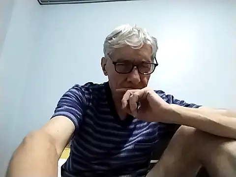 Snapshot of BIGUNCUTHARDCOCK chatting on September 2025 01:23:02 PM BIGUNCUTHARDCOCK online show from September 2025 01:23:02 PM