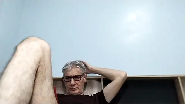 Snapshot of BIGUNCUTHARDCOCK chatting on September 2025 01:29:01 AM BIGUNCUTHARDCOCK online show from September 2025 01:29:01 AM