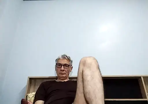 Snapshot of BIGUNCUTHARDCOCK chatting on September 2025 01:40:02 AM BIGUNCUTHARDCOCK online show from September 2025 01:40:02 AM