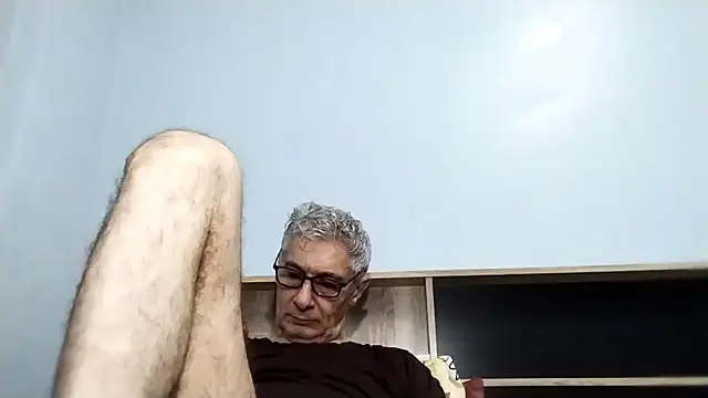 Snapshot of BIGUNCUTHARDCOCK chatting on September 2025 12:58:02 AM BIGUNCUTHARDCOCK online show from September 2025 12:58:02 AM