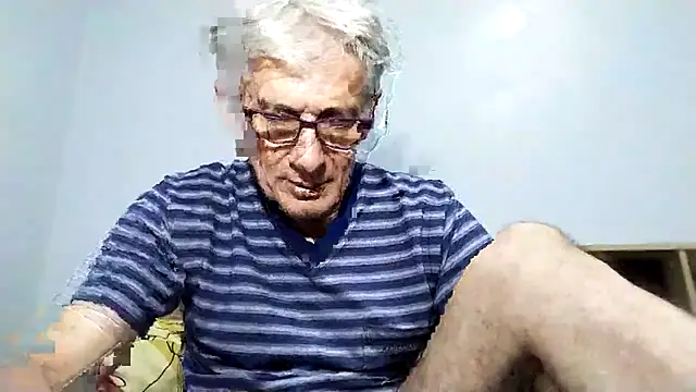 Snapshot of BIGUNCUTHARDCOCK chatting on September 2025 01:04:01 PM BIGUNCUTHARDCOCK online show from September 2025 01:04:01 PM