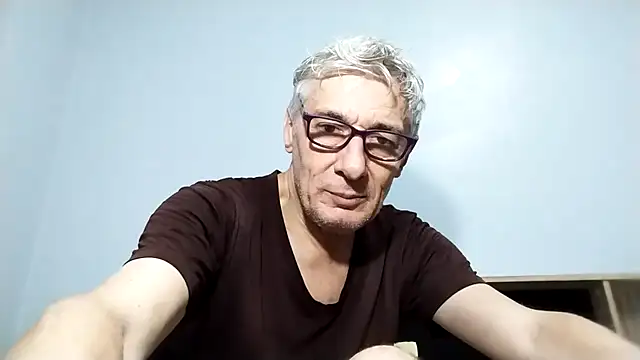 Snapshot of BIGUNCUTHARDCOCK chatting on September 2025 01:09:01 AM BIGUNCUTHARDCOCK online show from September 2025 01:09:01 AM