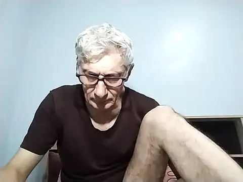 Snapshot of BIGUNCUTHARDCOCK chatting on September 2025 02:06:01 AM BIGUNCUTHARDCOCK online show from September 2025 02:06:01 AM