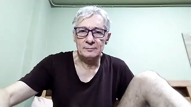 Snapshot of BIGUNCUTHARDCOCK chatting on October 2025 02:17:01 AM BIGUNCUTHARDCOCK online show from October 2025 02:17:01 AM