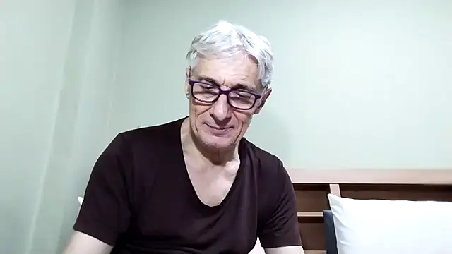 Snapshot of BIGUNCUTHARDCOCK chatting on October 2025 02:23:02 PM BIGUNCUTHARDCOCK online show from October 2025 02:23:02 PM