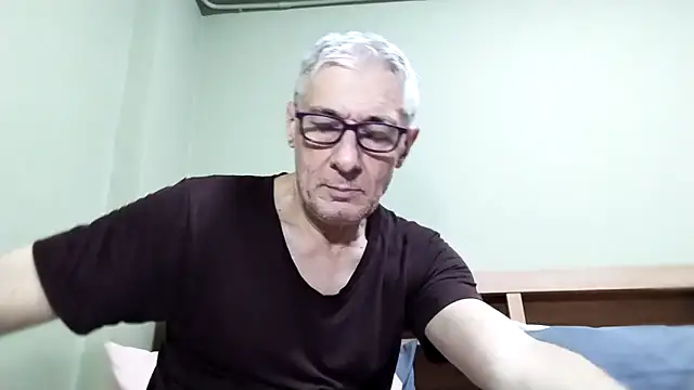 Snapshot of BIGUNCUTHARDCOCK chatting on October 2025 02:42:02 AM BIGUNCUTHARDCOCK online show from October 2025 02:42:02 AM