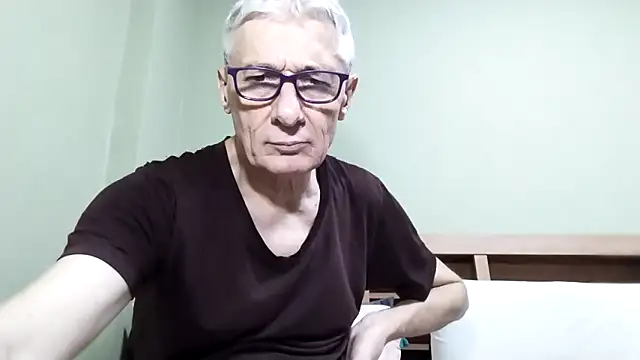 Snapshot of BIGUNCUTHARDCOCK chatting on October 2025 02:48:01 PM BIGUNCUTHARDCOCK online show from October 2025 02:48:01 PM