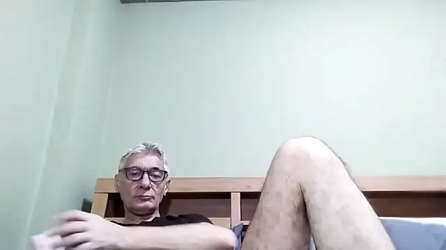 Snapshot of BIGUNCUTHARDCOCK chatting on October 2025 02:54:01 AM BIGUNCUTHARDCOCK online show from October 2025 02:54:01 AM