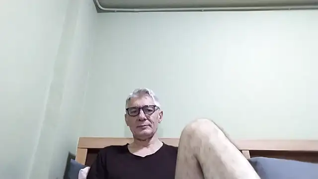 Snapshot of BIGUNCUTHARDCOCK chatting on October 2025 12:08:02 AM BIGUNCUTHARDCOCK online show from October 2025 12:08:02 AM