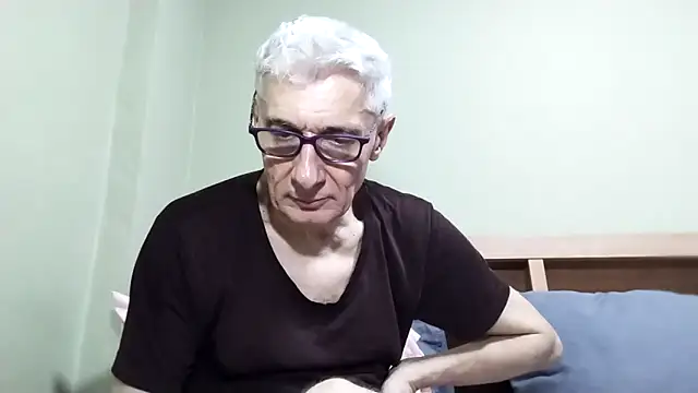 Snapshot of BIGUNCUTHARDCOCK chatting on October 2025 02:49:01 PM BIGUNCUTHARDCOCK online show from October 2025 02:49:01 PM