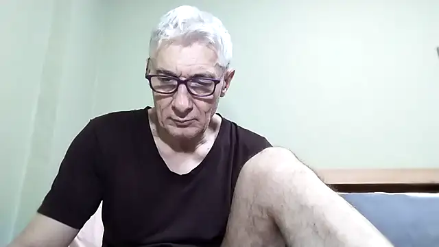 Snapshot of BIGUNCUTHARDCOCK chatting on October 2025 02:22:02 AM BIGUNCUTHARDCOCK online show from October 2025 02:22:02 AM