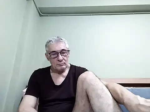 Snapshot of BIGUNCUTHARDCOCK chatting on October 2025 02:22:02 AM BIGUNCUTHARDCOCK online show from October 2025 02:22:02 AM