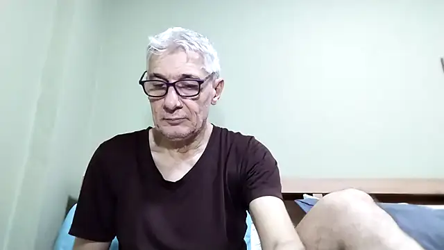 Snapshot of BIGUNCUTHARDCOCK chatting on October 2025 01:28:02 AM BIGUNCUTHARDCOCK online show from October 2025 01:28:02 AM