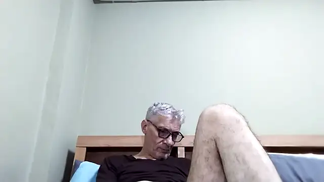 Snapshot of BIGUNCUTHARDCOCK chatting on October 2025 01:55:02 PM BIGUNCUTHARDCOCK online show from October 2025 01:55:02 PM