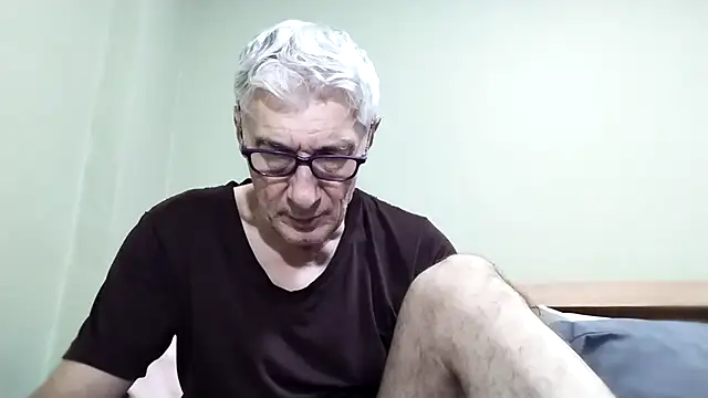 Snapshot of BIGUNCUTHARDCOCK chatting on October 2025 01:17:01 AM BIGUNCUTHARDCOCK online show from October 2025 01:17:01 AM