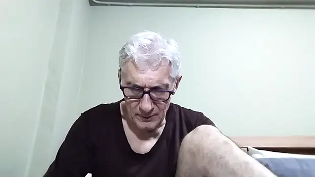 Snapshot of BIGUNCUTHARDCOCK chatting on October 2025 01:23:02 PM BIGUNCUTHARDCOCK online show from October 2025 01:23:02 PM