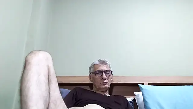 Snapshot of BIGUNCUTHARDCOCK chatting on November 2025 01:10:01 PM BIGUNCUTHARDCOCK online show from November 2025 01:10:01 PM