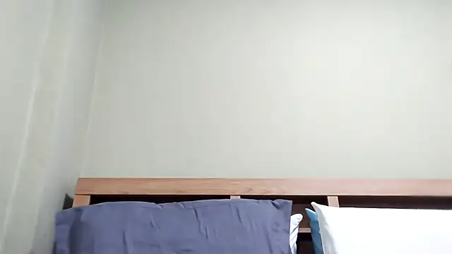 Snapshot of BIGUNCUTHARDCOCK chatting on November 2025 01:37:02 AM BIGUNCUTHARDCOCK online show from November 2025 01:37:02 AM